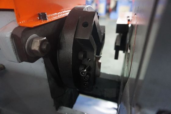DJ120 Macchina per la camferatura di barre rotonde a testa singola