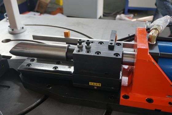 Macchina di incisione di tubi CH50 Macchina di punzonatura di tubi metallici ad alta velocità