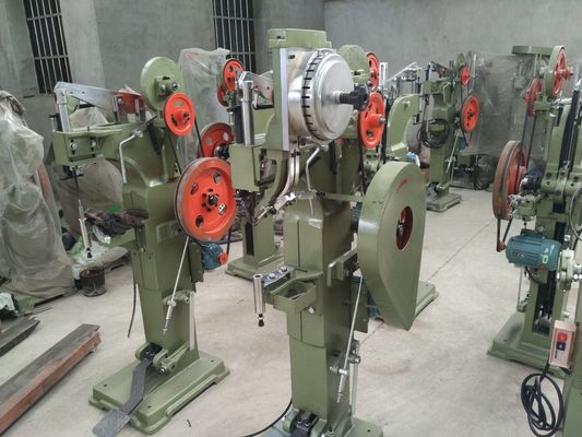 Macchina di rivettazione idraulica tubolare per rivetti semi-cavi rivetti solidi rivetti passo